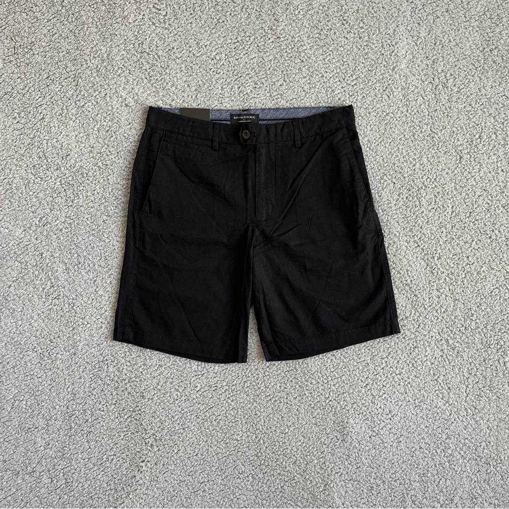 Banana Republic 9" Linen-Blend Short Black